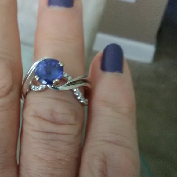 Ring - Picture 3 of 5